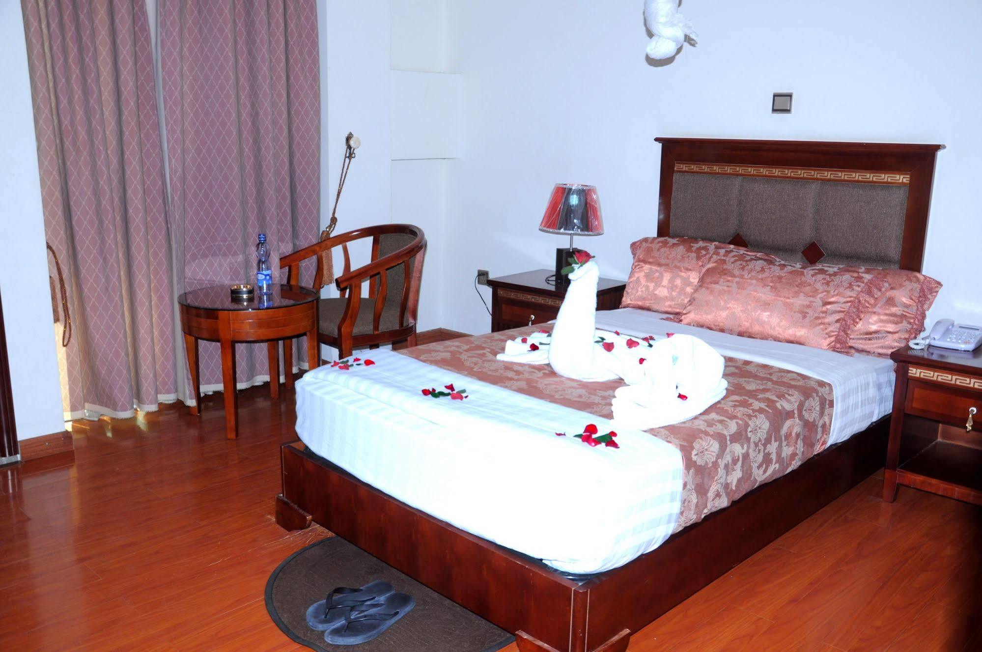 Addis Amba Hotel Бахир Дар Екстериор снимка